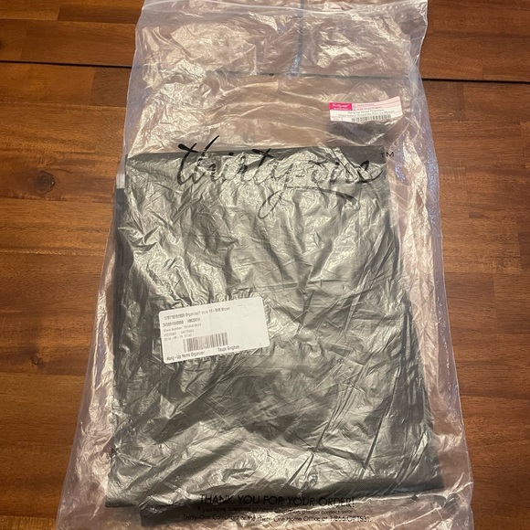 NEW IN PACKAGE! Wall Organizer - Picture 9 of 9